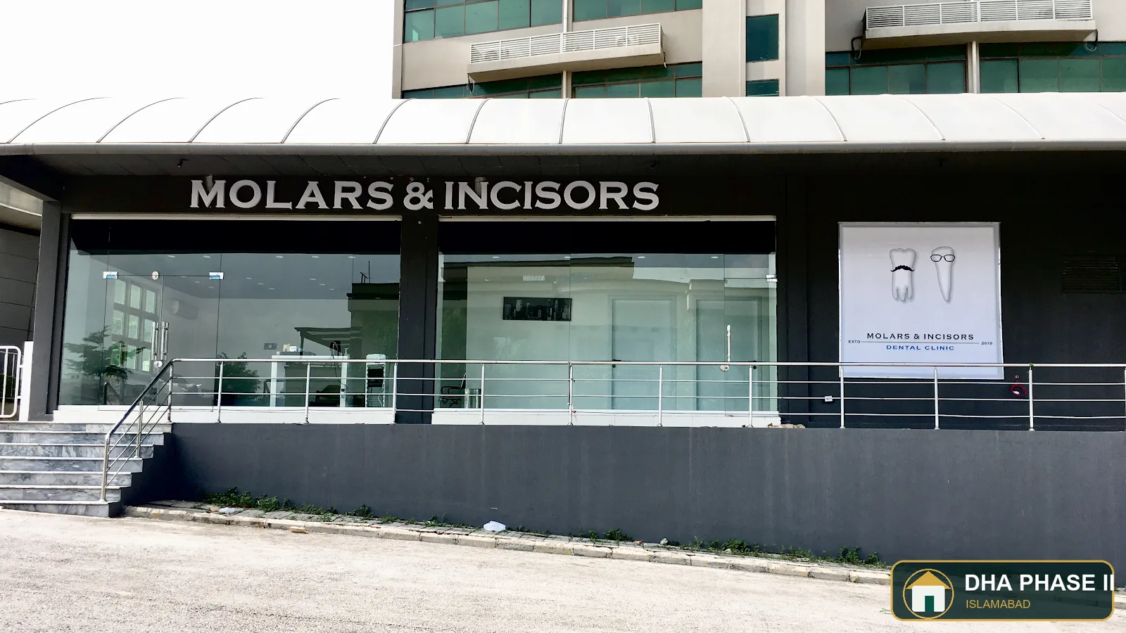 Molars & Incisors Dental Clinic in DHA Phase II Islamabad