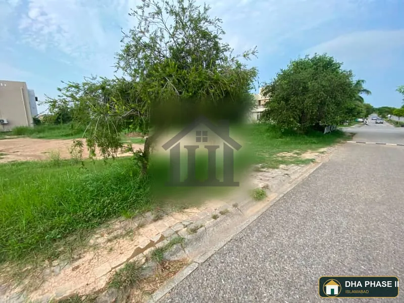 BOULEVARD CORNER FRONT OPEN SIZE 22MARLA SOUTH FACING IN FRONT OF JFC DHA PHASE 2 image 2