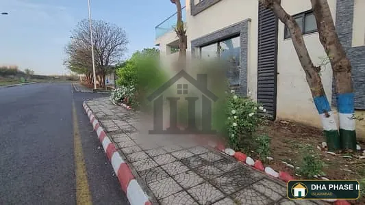 1 Kanal (500 yards) 50x90 Level and Solid plot near to Park, Masjid, School, Markets and Malls. Dem 4.40 Cr