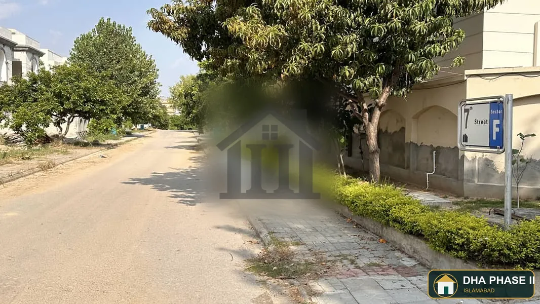 SECTOR F PRIME LOCATION SRREET 7 NEAR GATE 4 1KANAL PLOT FOR SALE image 2