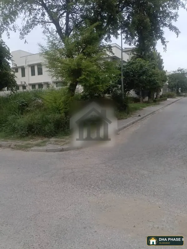 One Kanal Corner Plot For Sale In DHA Phase 2 Islamabad Sector G image 2