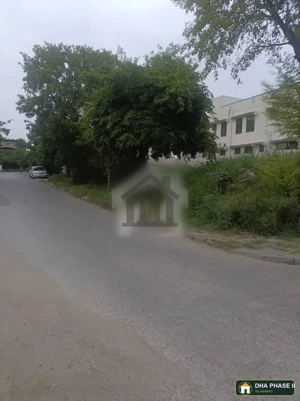 One Kanal Corner Plot For Sale In DHA Phase 2 Islamabad Sector G image 3