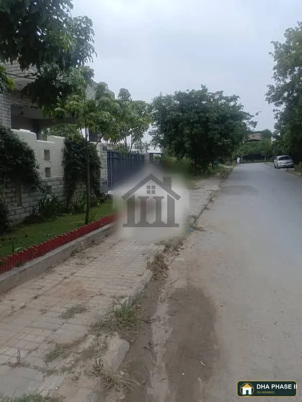 One Kanal Corner Plot For Sale In DHA Phase 2 Islamabad Sector G image 4