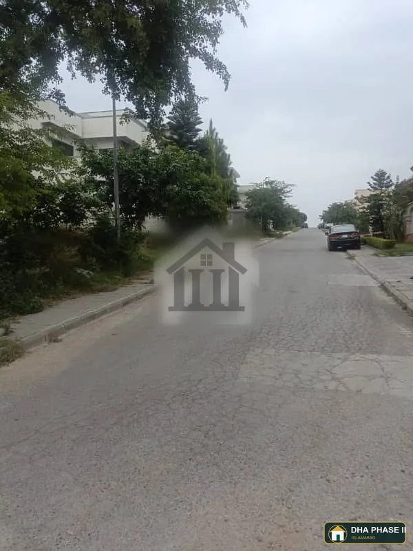 One Kanal Corner Plot For Sale In DHA Phase 2 Islamabad Sector G image 6