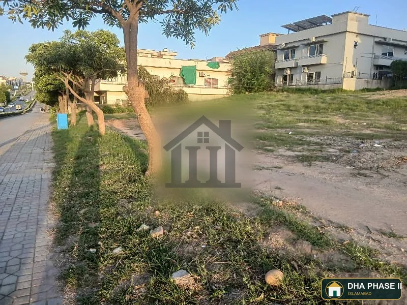 Prime Location 2nd To Corner Kanal Plot
