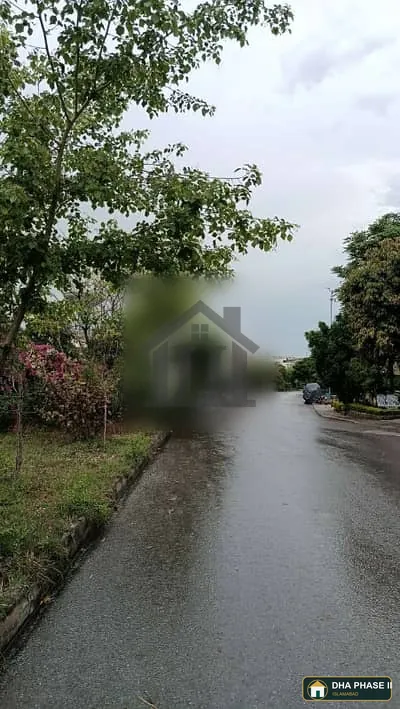 1 Kanal South Facing Plot 70 Ft Wide Road Prime Location Near Central Park