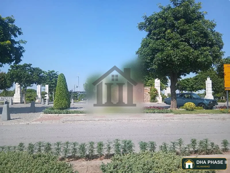 Prime Location South Facing On 70 Feet Road image 4