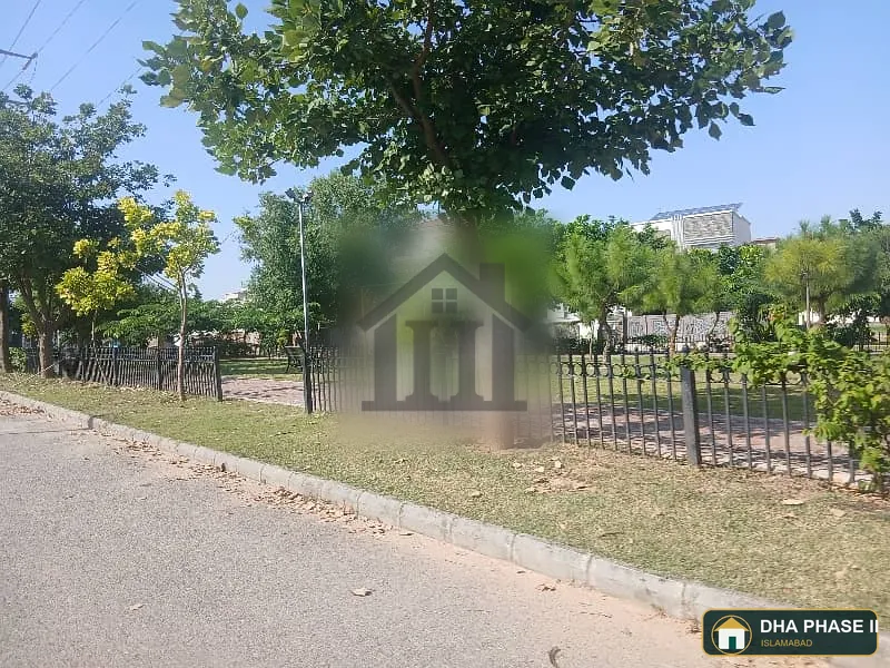 Prime Location South Facing On 70 Feet Road image 7
