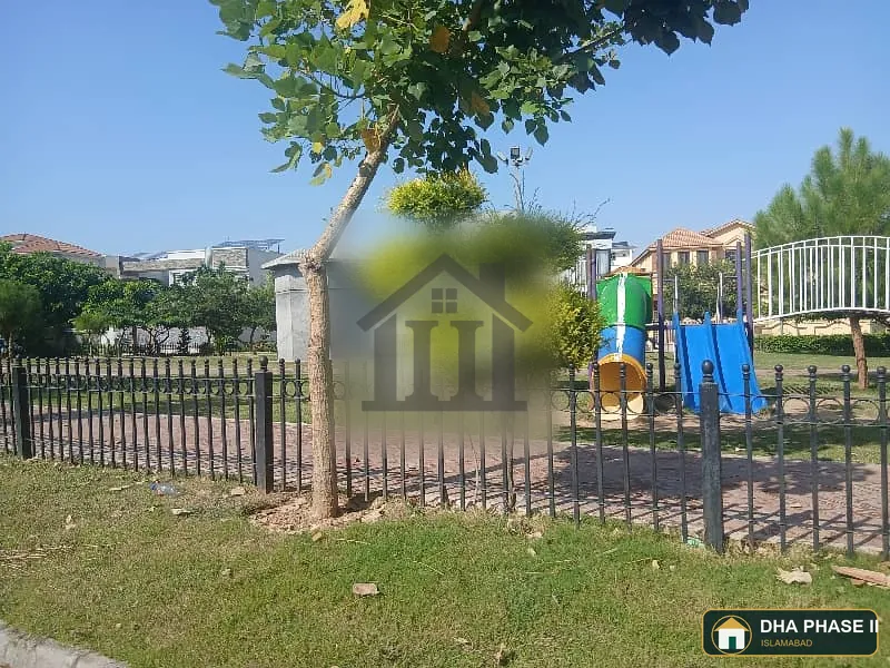 Prime Location South Facing On 70 Feet Road image 8