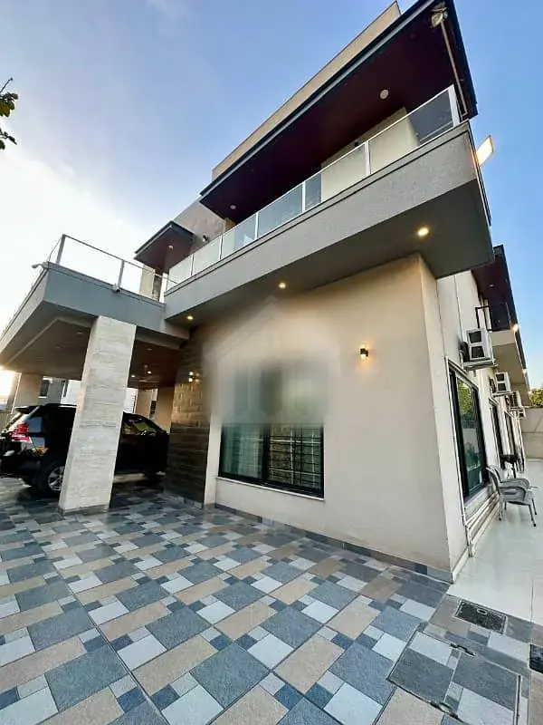 2kanal Most Lucrative Luxury House For Sake Sector E Near Central Park / Jackranda Ckub & Giga Mall