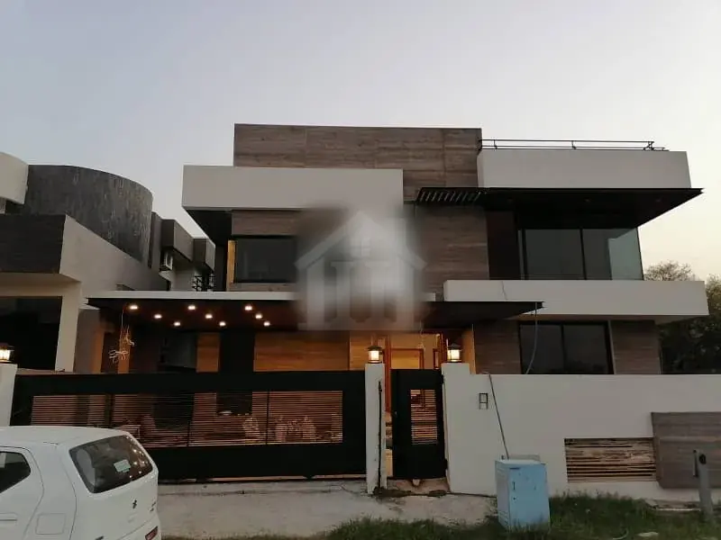 MAGNIFICENT 1 KANAL DESIGNER VILLA - DHA PHASE 2, SECTOR G