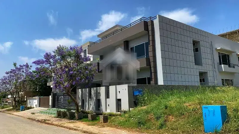1 Kanal Brand New House Up For Sale