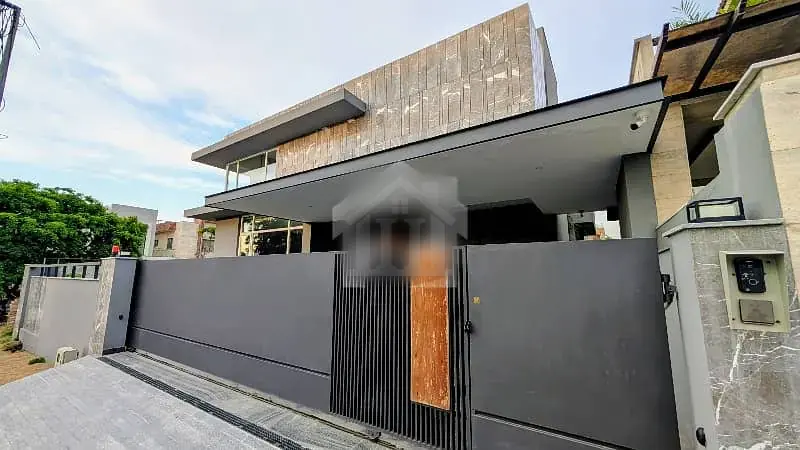 1 Kanal Brand New Ultra Luxurious Designer House For Sale