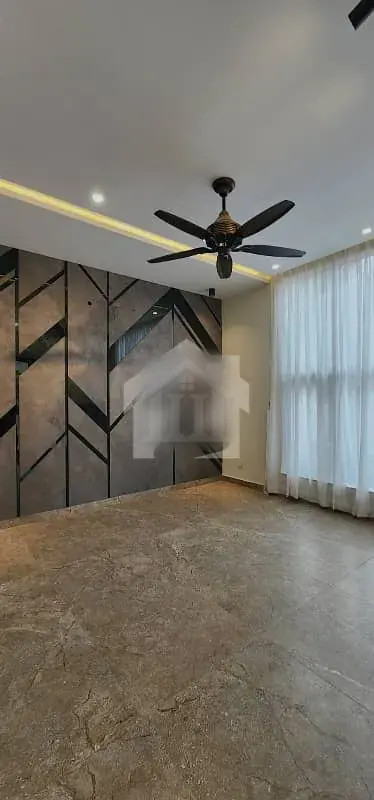 1 Kanal Designer House For Sale