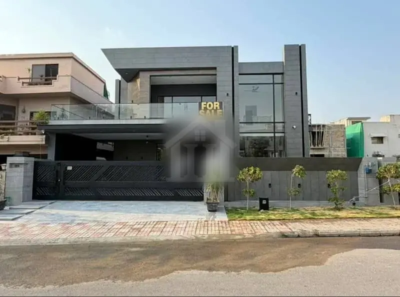1 Kanal Elegant Designer House Up For Sale