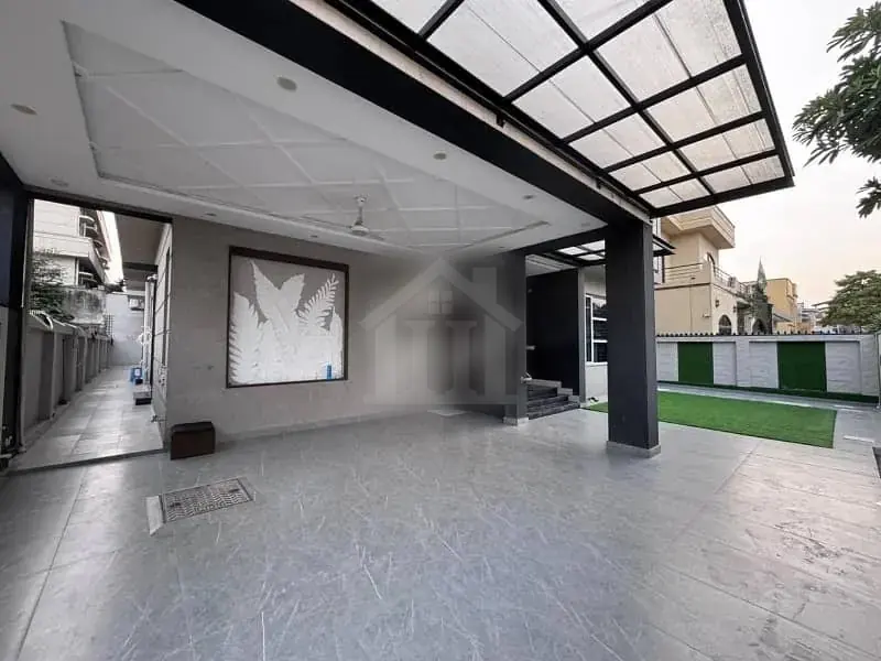 1 Kanal Owner Built Slightly Used Double Unit House For Sale