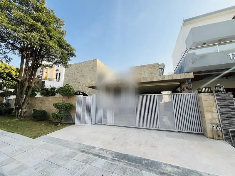 1 Kanal Ultra Modern Design House Available For Sale