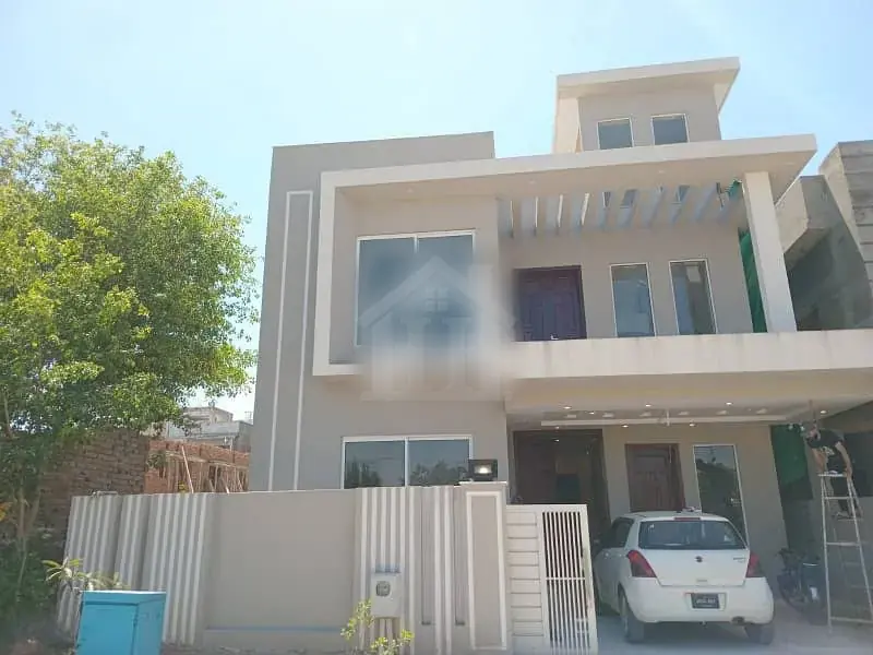 10 Marla Beautiful House Available For Sale In DHA Islamabad