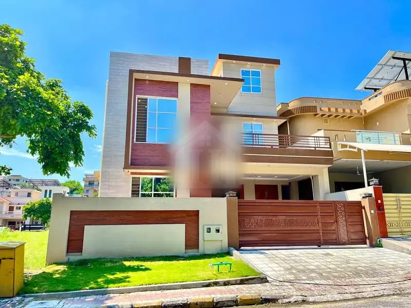 10 Marla Beautiful House for Sale in DHA Phase 1