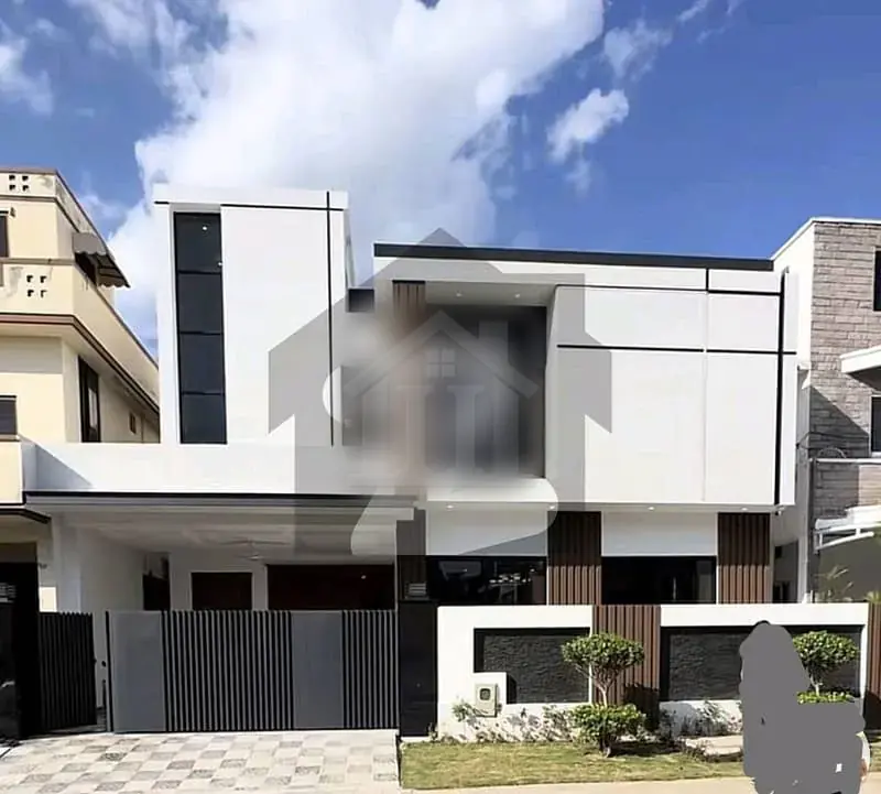 10 Marla Brand New Beautiful House
