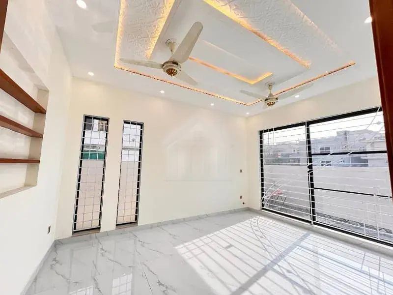10 Marla House Situated In DHA Defence Phase 2 For sale