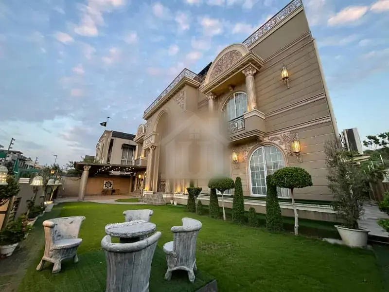 2 Kanal Ultra Modern Corner House With Solar For Sale At Peak Location In DHA-2