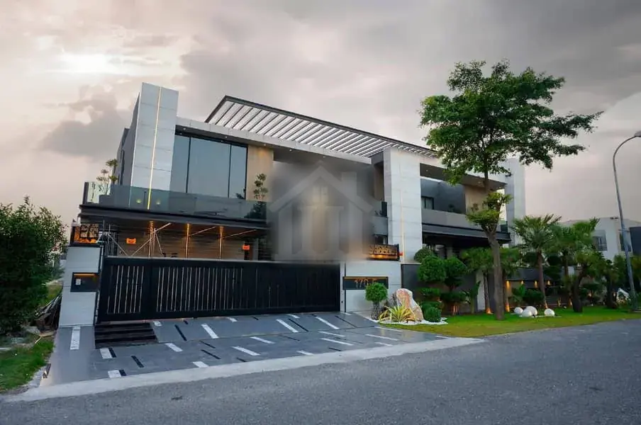 An Exclusive 2 Kanal Fully Furnished Modern House Will Be Available For Sale Within This Month.