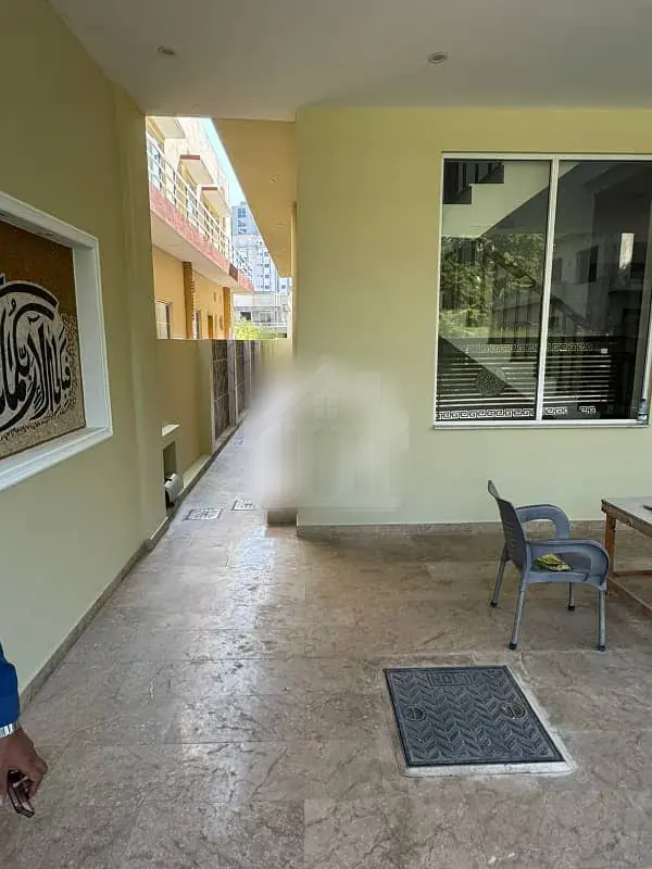 BEST LOCTION BLOCK C HOUSE FOR SALE