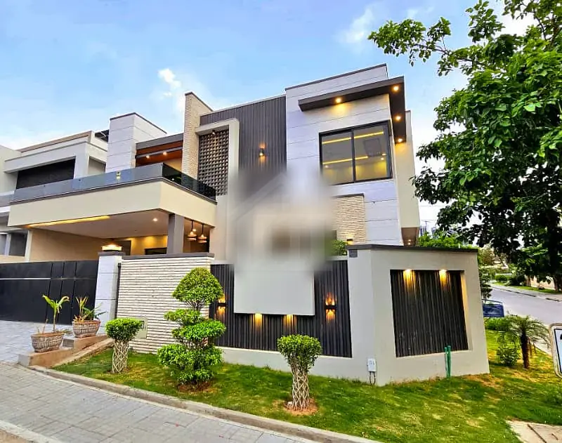 Corner 1 Kanal Elegant Design House Near Family Bee Park