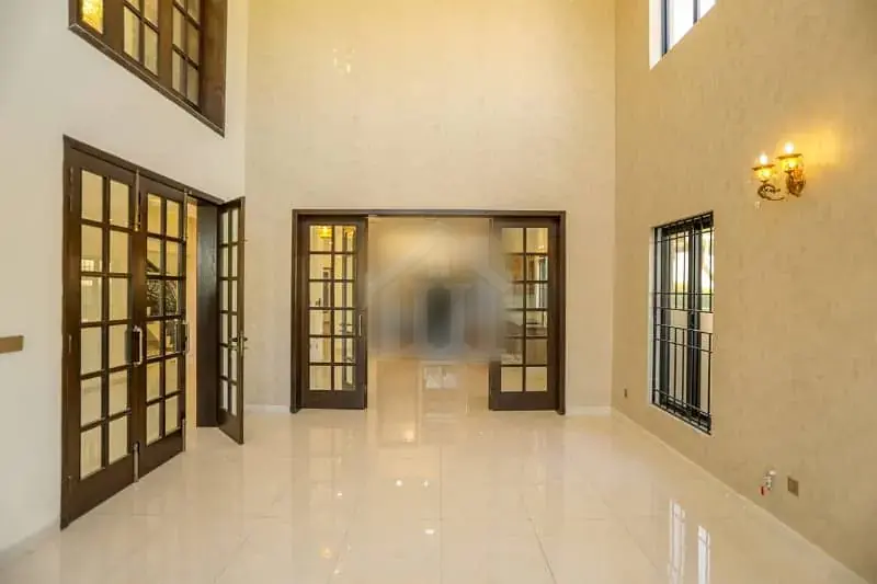 Designer Outclass House On Top Height Location Near Giga Mall / Central Park