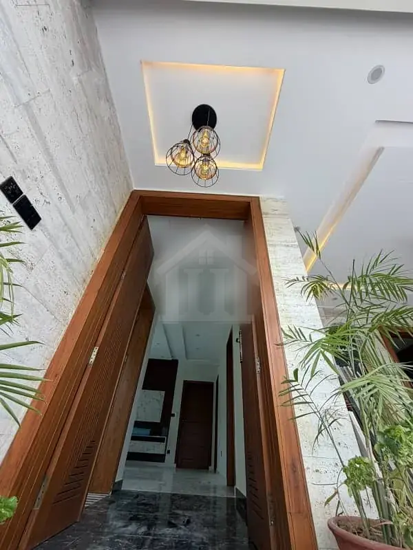 DHA Phase 2 10 Marla Beautiful Location House