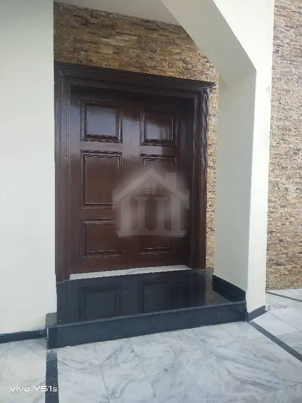 FOR SALE PRIME LOCATION 01 KANAL 06 BED ROOM HOUSE WITH HIGH QUALITY OF CONSTRUCTION WORK IN DHA PHASE 2 ISLAMABAD