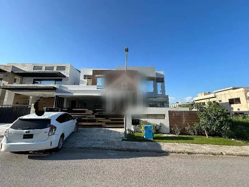 Investor Rate Beautiful Top Height Kanal House For Sale Near Central Park With Solar Panels Installed