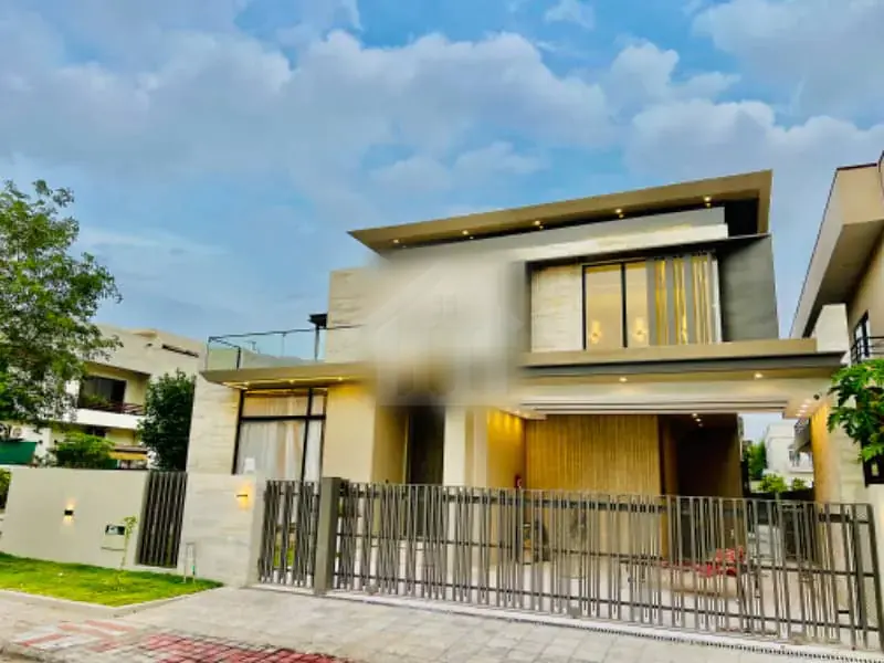 Modern Design House Near To Central Park For Sale