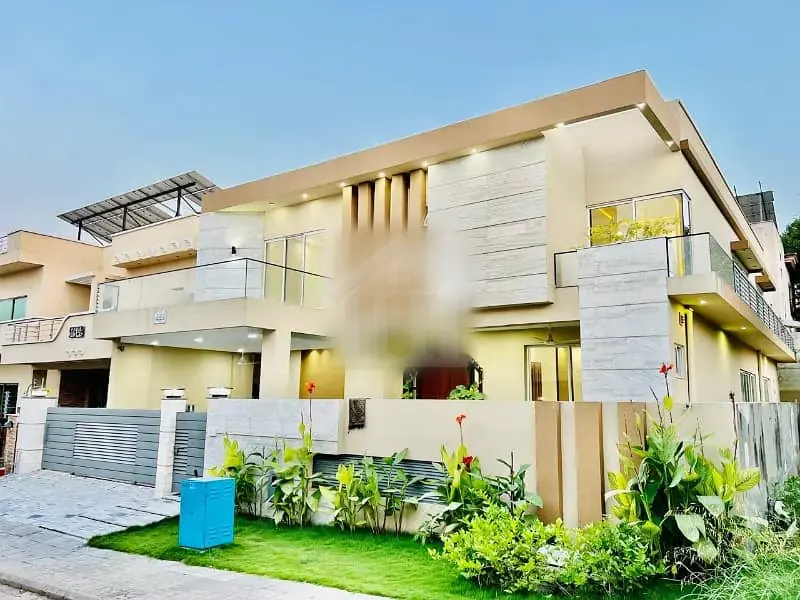 Most Beautiful Design Of 1 Kanal House Up For Sale