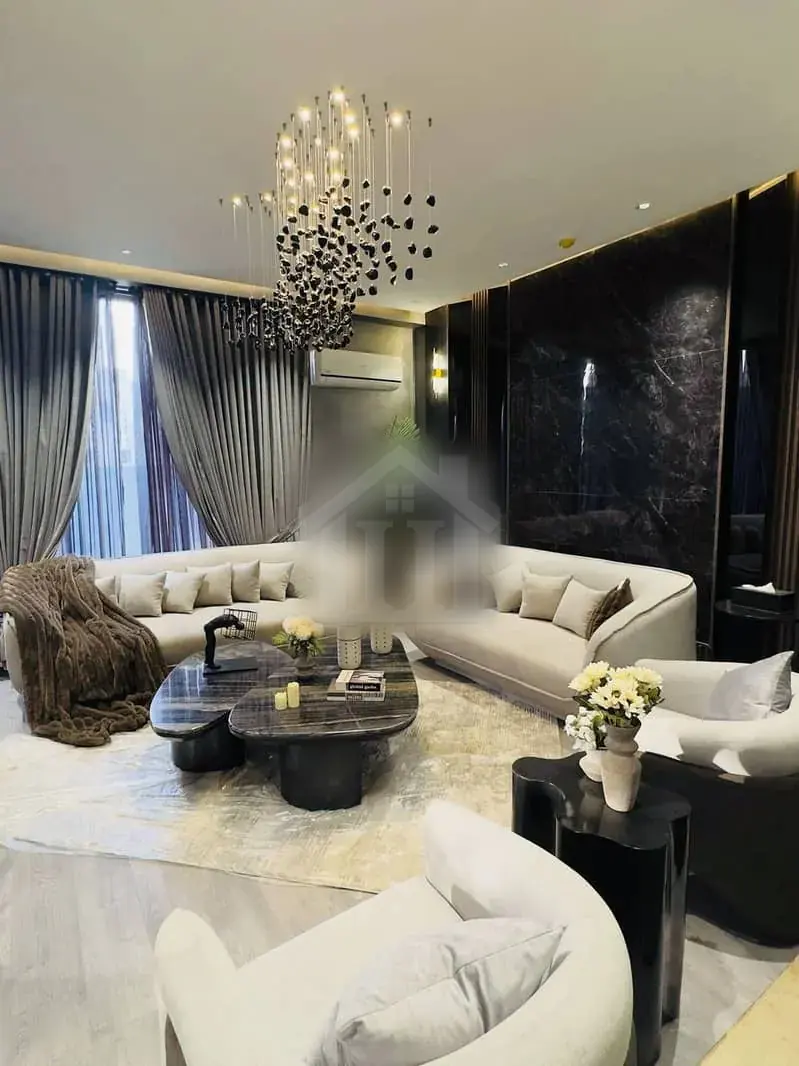 One kanal Beautiful luxurious FULL FURNISHED HOUSE PRIME LOCATION OF DHA2