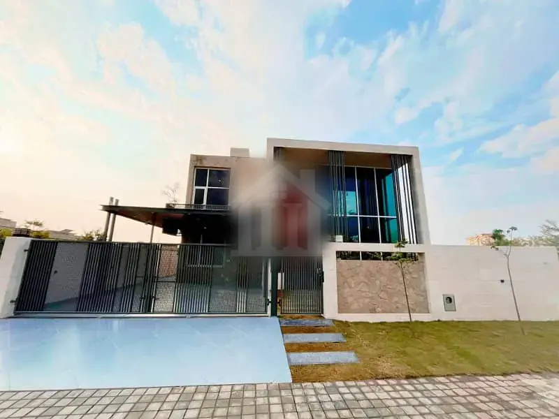 ONE KANAL BRAND NEW LUSH DESINER HOUSE FOR SALE IN DHA 2 ISB