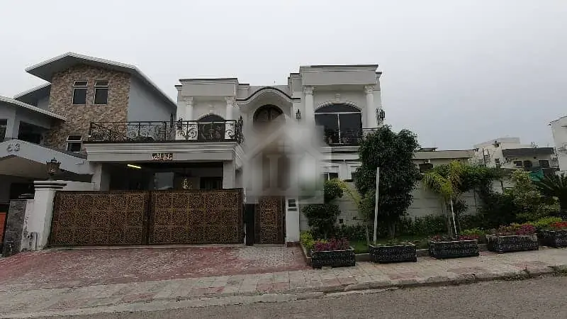 Prime Location 1 Kanal House In DHA Defence For Sale At Good Location