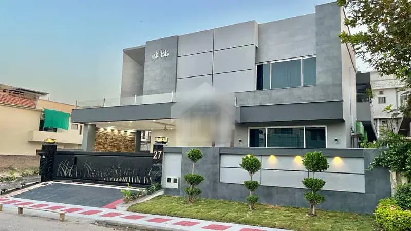 Prime Location 1 Kanal Luxurious House For Sale At DHA 2