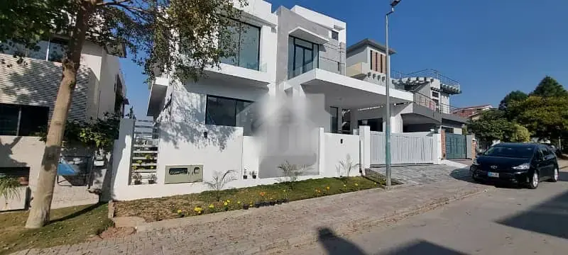 TRIPPLE STORY, DEAD END, OWNER BUILT, HEIGHT, BRAND NEW, EXCELLENT LOCATION