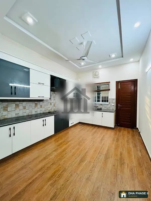 Slightly Used One Kanal Upper Portion For Rent